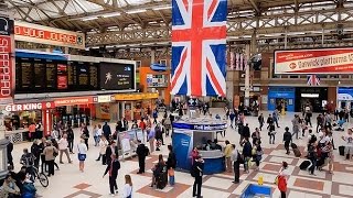 A Walk Through The London Victoria Station London England [upl. by Fraze]